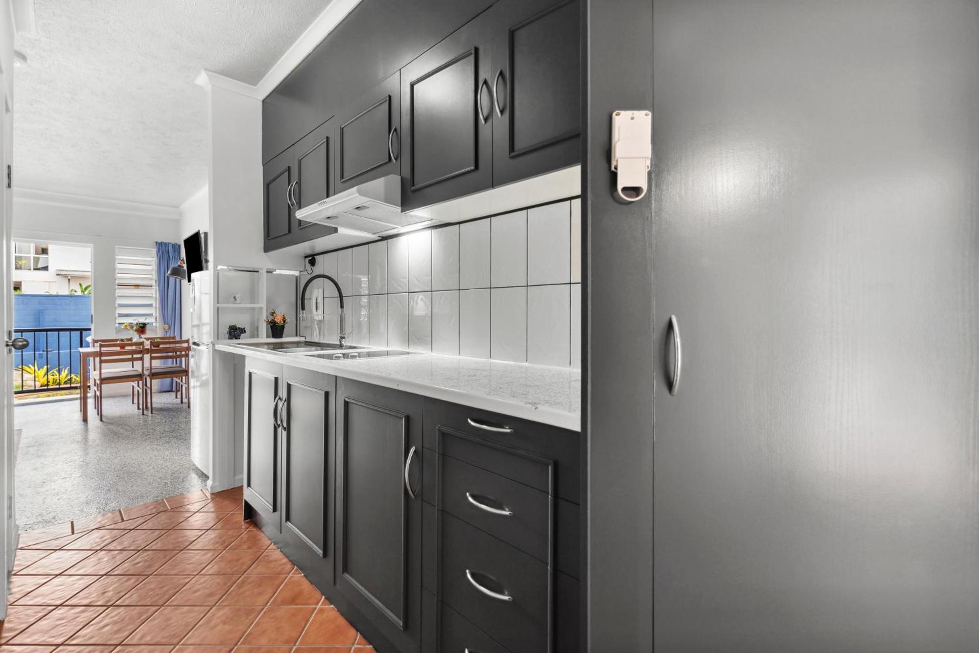 Villa Vaucluse Apartments Кернс Екстериор снимка
