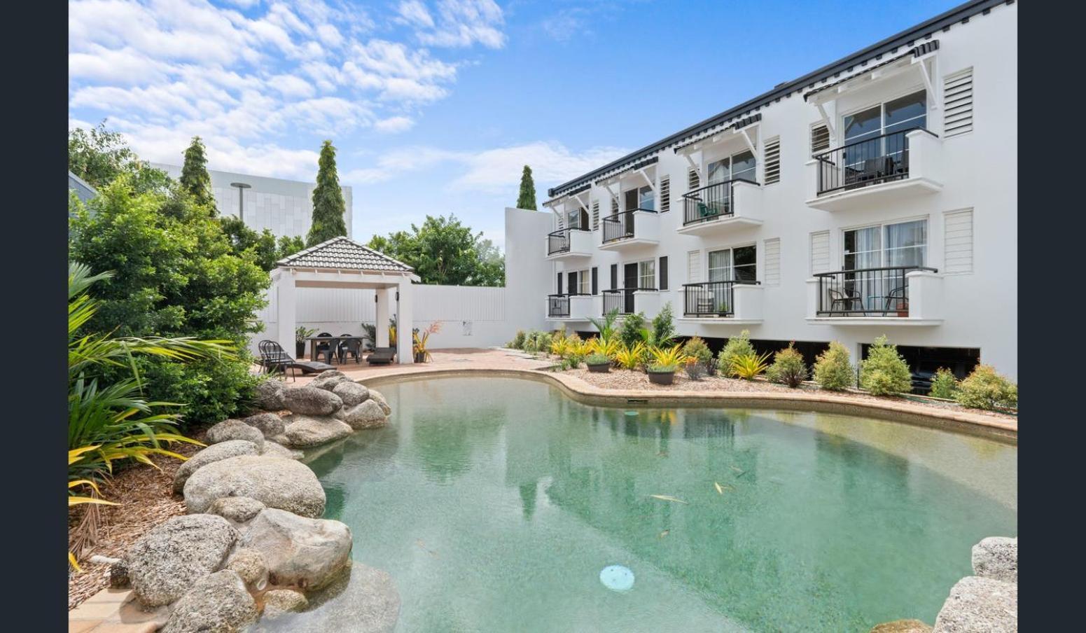 Villa Vaucluse Apartments Кернс Екстериор снимка